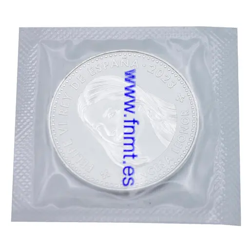 Presentación con caja y certificado (FNMT)