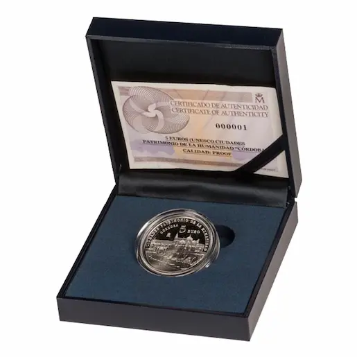 Presentación con caja y certificado (FNMT)