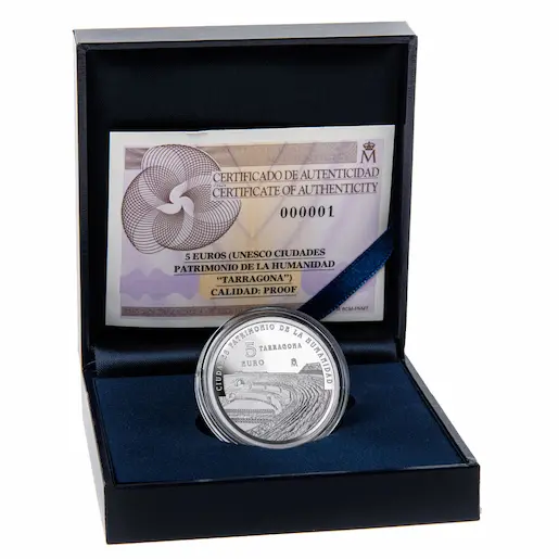 Presentación con caja y certificado (FNMT)